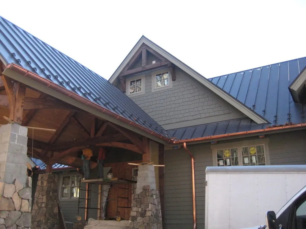 Craftsman Roofing team delivering quality roofing work in Sigmund